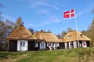 N&aelig;sg&aring;rden, kampgebouw in Rold Skov