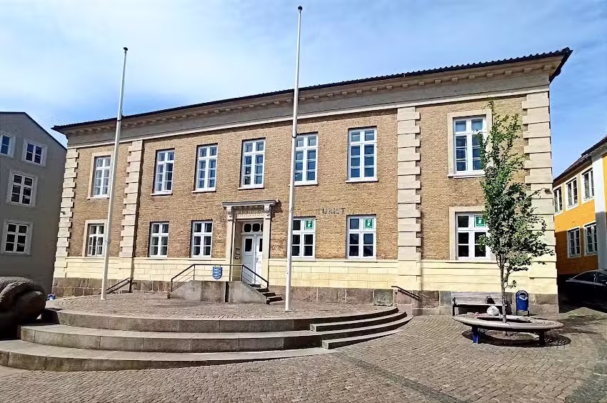 Bes&ouml;k &Aring;benr&aring;